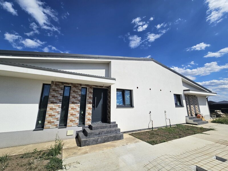 Tunari, casa cocheta pe parter, confort, eficienta si liniste