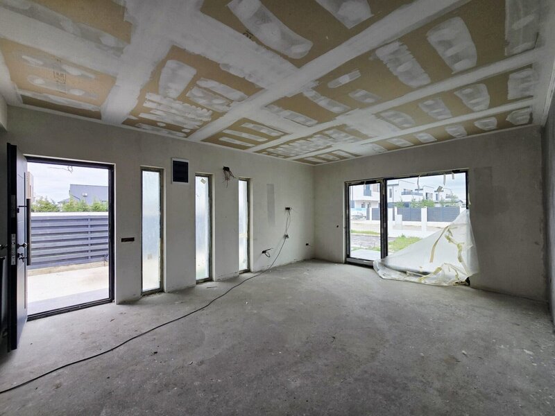 Tunari, casa cocheta pe parter, confort, eficienta si liniste