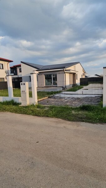 Tunari, casa cocheta pe parter, confort, eficienta si liniste