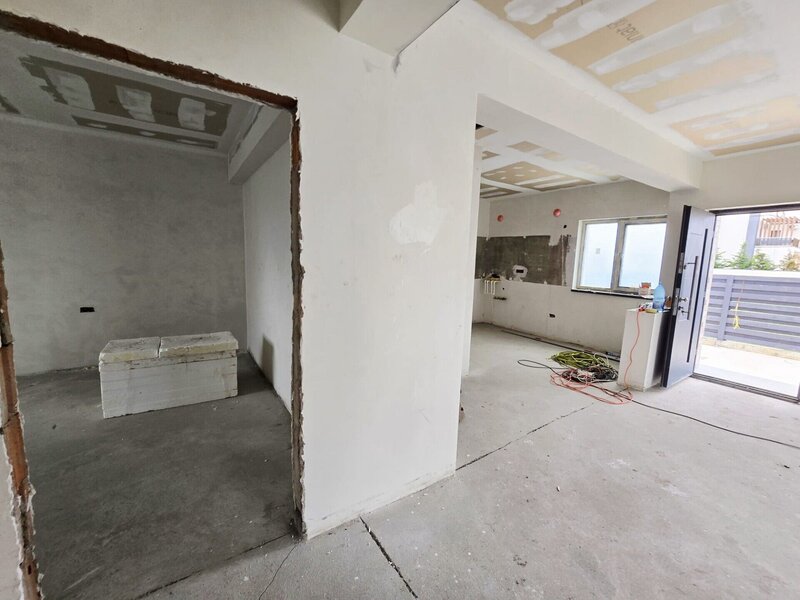 Tunari, casa cocheta pe parter, confort, eficienta si liniste