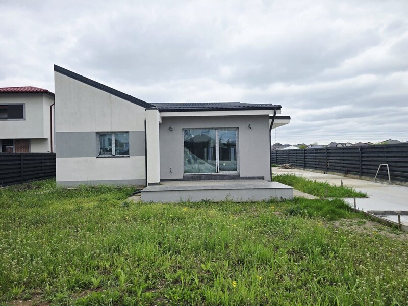 Tunari, casa cocheta pe parter, confort, eficienta si liniste