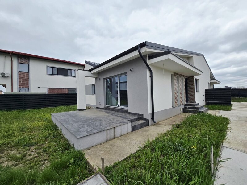 Tunari, casa cocheta pe parter, confort, eficienta si liniste