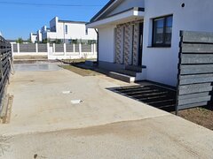 Tunari, casa cocheta pe parter, confort, eficienta si liniste